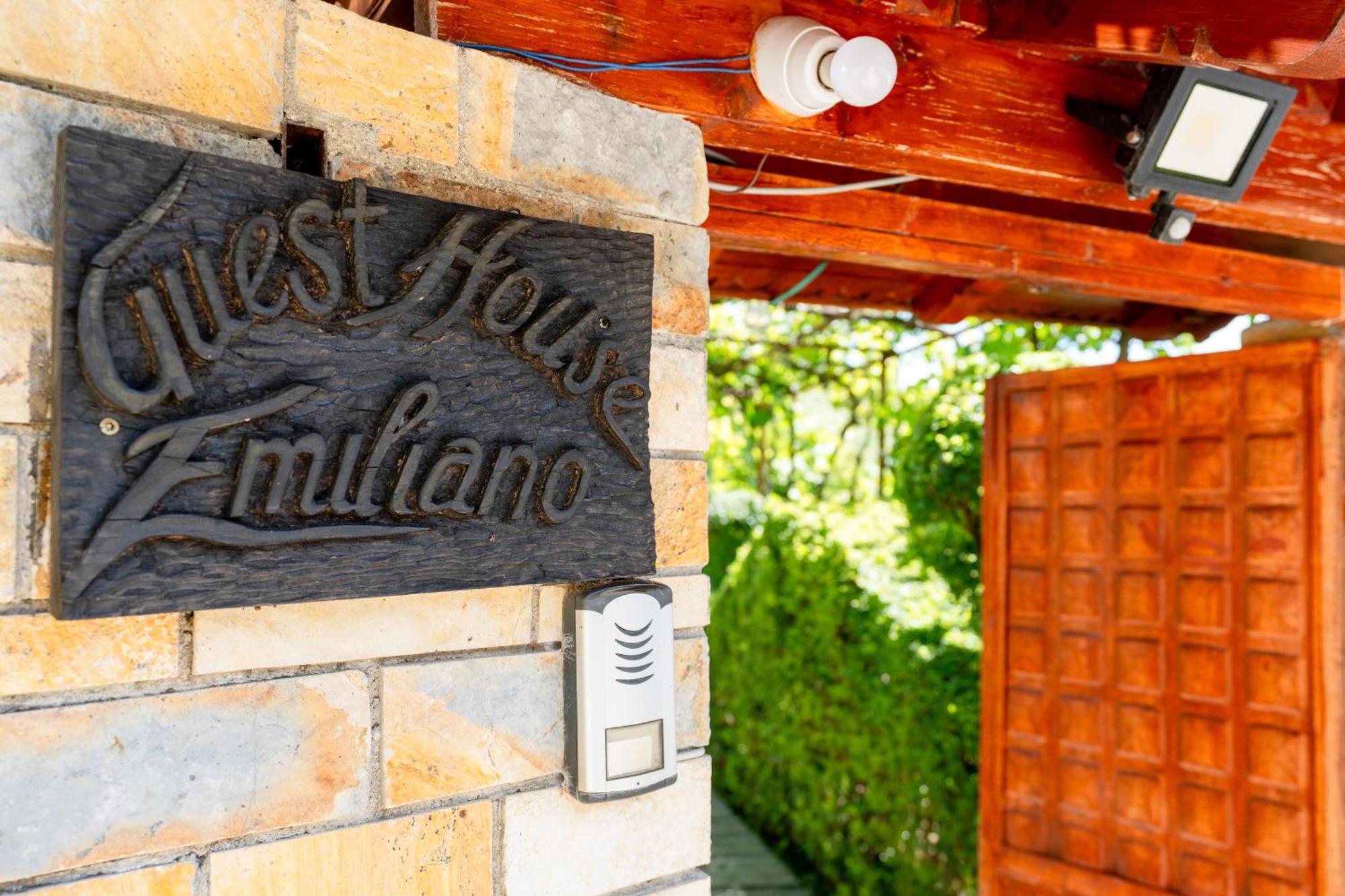 Guesthouse Emiljano Berat Eksteriør billede